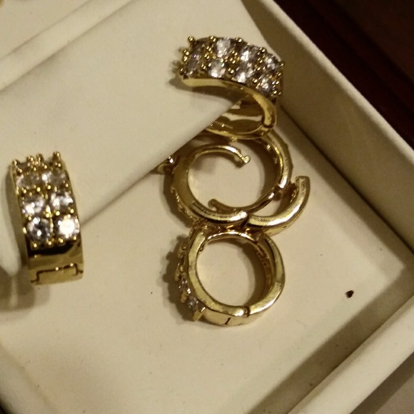 EARRINGS - Picture 3 of 6